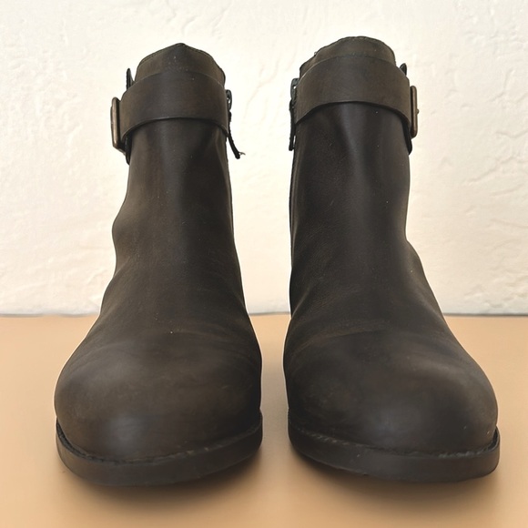 Cole Haan Hastings waterproof side zipper lug sole leather ankle boots - Picture 2 of 12